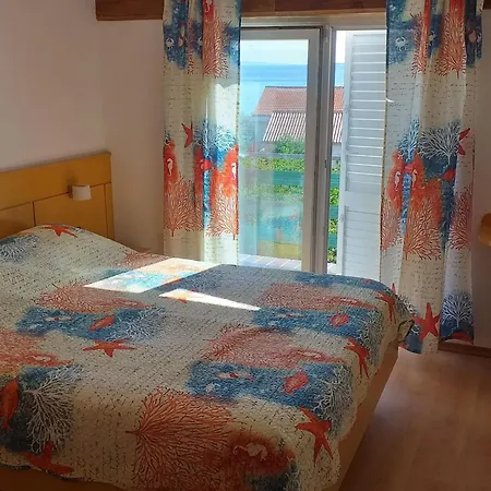 Daire Lavanda & - Three Bedroom With Shared Terrace Rab Town