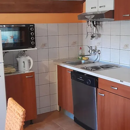 Lavanda & - Three Bedroom With Shared Terrace * Rab Town