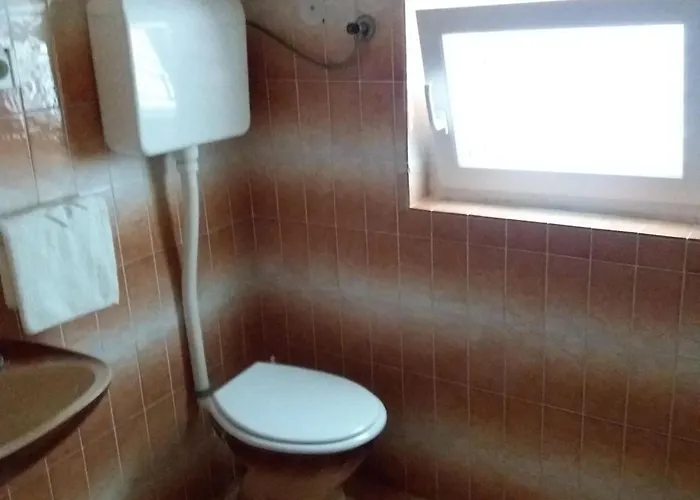 Apartment Lavanda & - Three Bedroom With Shared Terrace Rab Town