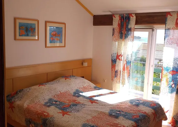 Lavanda & - Three Bedroom With Shared Terrace Rab Town