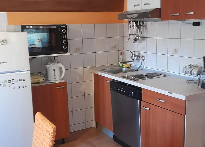 Lavanda & - Three Bedroom With Shared Terrace * Rab Town