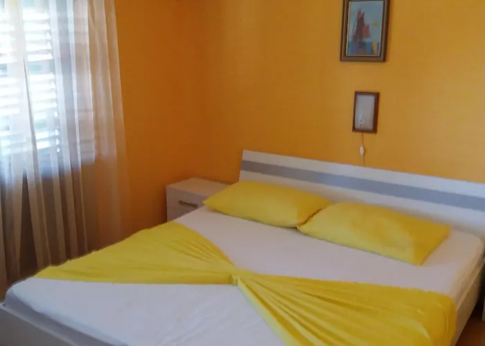 Apartmán Lavanda & - Three Bedroom With Shared Terrace Rab Town